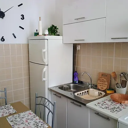 Lucky Star - Free Parking *