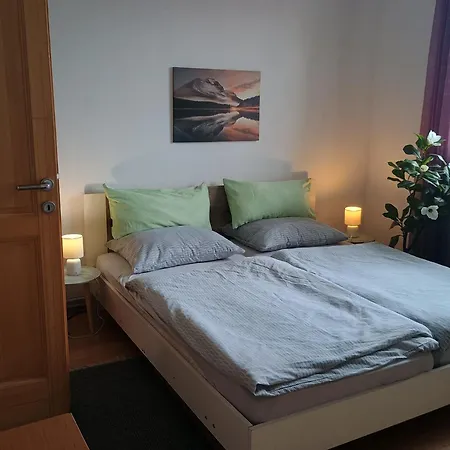 Lucky Star - Free Parking